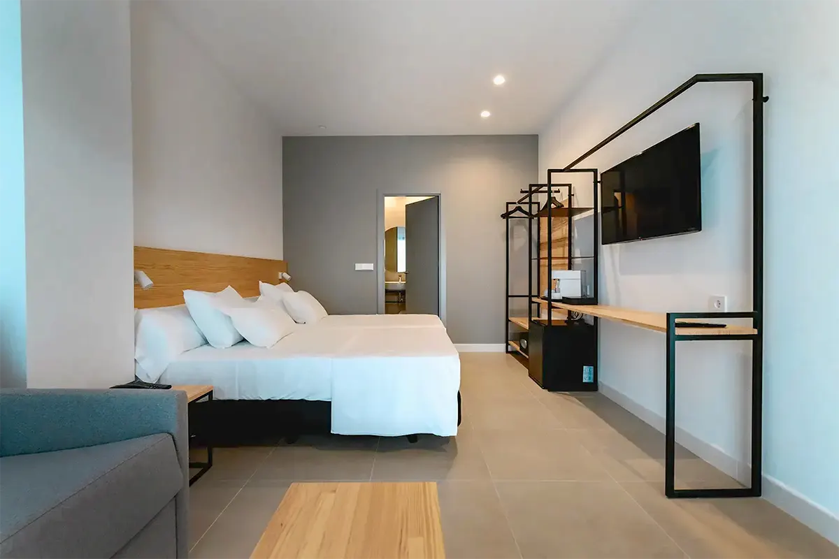 habitacion doble con sofa cama hotel alove